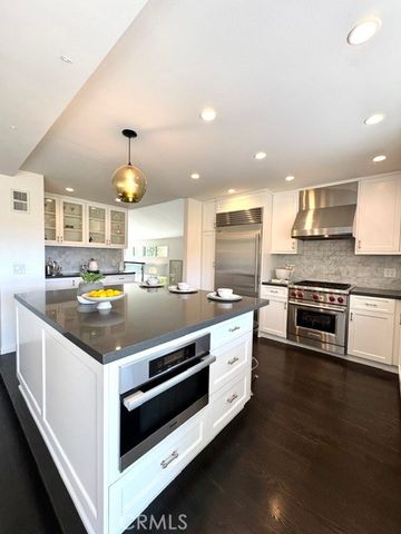 10230 Autumn Leaf, Los Angeles, CA 90077