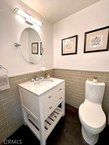 10230 Autumn Leaf, Los Angeles, CA 90077