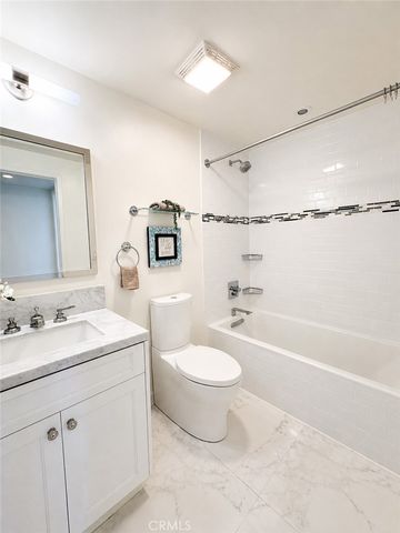 10230 Autumn Leaf, Los Angeles, CA 90077