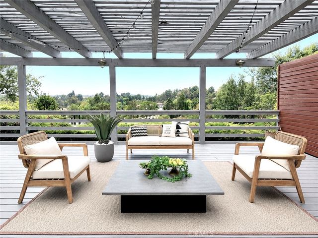 10230 Autumn Leaf, Los Angeles, CA 90077