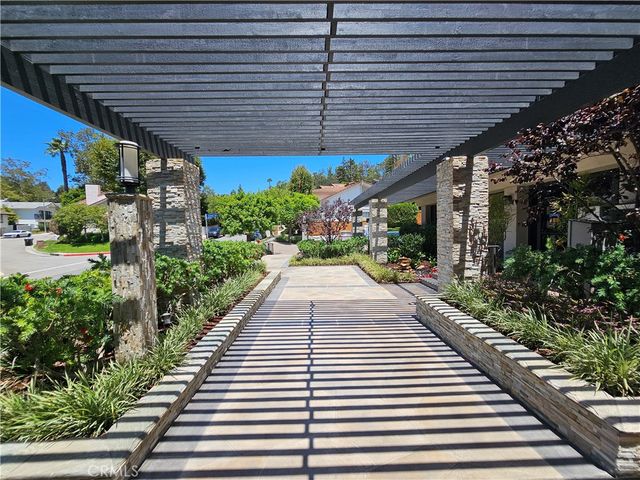 10230 Autumn Leaf, Los Angeles, CA 90077