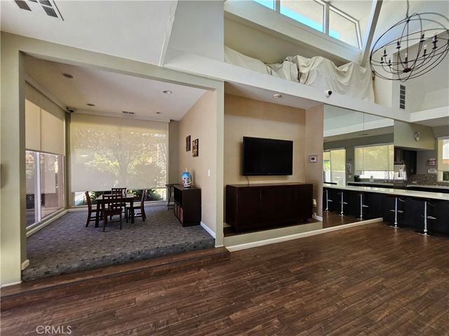 10230 Autumn Leaf, Los Angeles, CA 90077