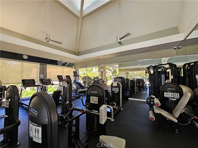 10230 Autumn Leaf, Los Angeles, CA 90077