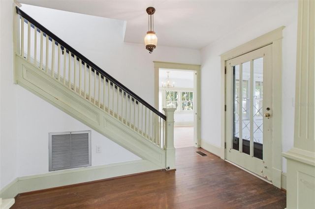 533 N SANS SOUCI AVENUE, Deland, FL 32720