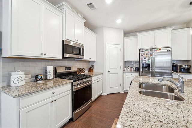 1616 Lansing Bluff Walk, Lawrenceville, GA 30043