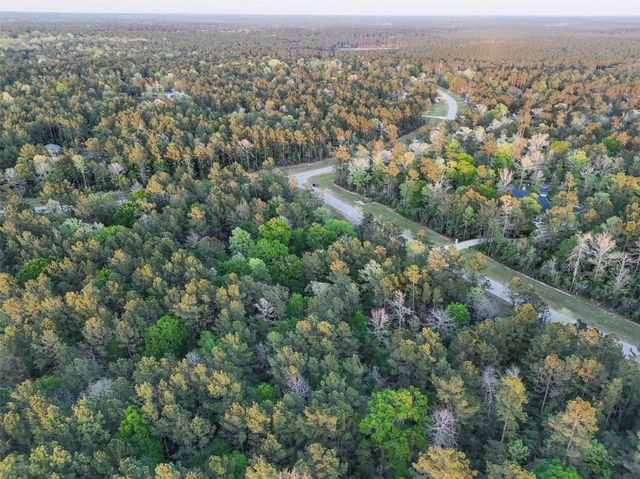 15537 Red Hawk Road, Willis, TX 77373