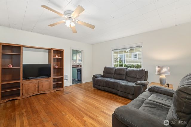 1005 S Alder Street, Tacoma, WA 98405