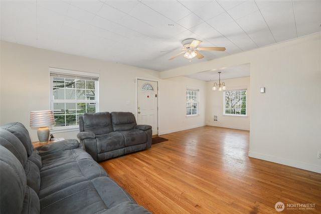 1005 S Alder Street, Tacoma, WA 98405