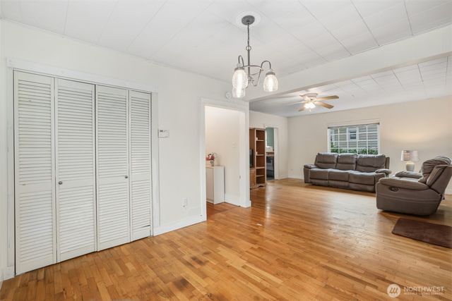 1005 S Alder Street, Tacoma, WA 98405