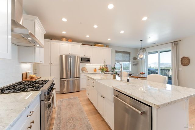 2412 Celestin Ct, Ukiah, CA 95482