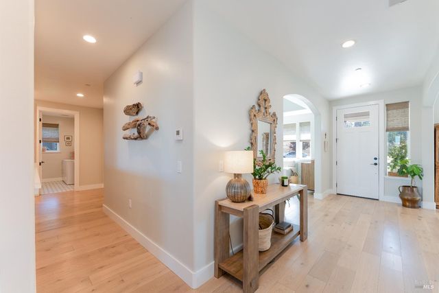 2412 Celestin Ct, Ukiah, CA 95482