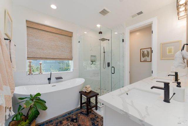 2412 Celestin Ct, Ukiah, CA 95482