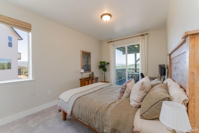 2412 Celestin Ct, Ukiah, CA 95482