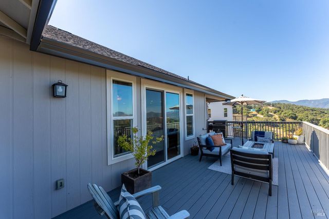 2412 Celestin Ct, Ukiah, CA 95482