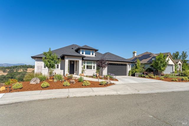 2412 Celestin Ct, Ukiah, CA 95482