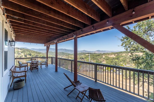 2412 Celestin Ct, Ukiah, CA 95482