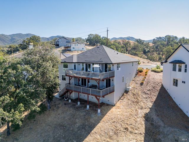 2412 Celestin Ct, Ukiah, CA 95482