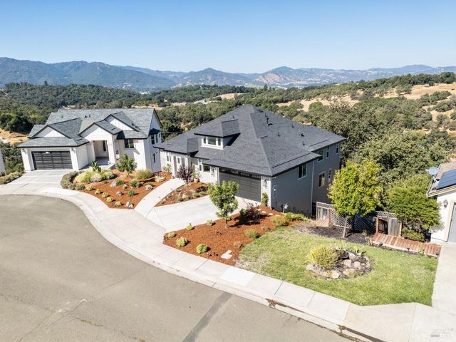 2412 Celestin Ct, Ukiah, CA 95482