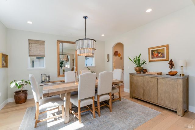 2412 Celestin Ct, Ukiah, CA 95482