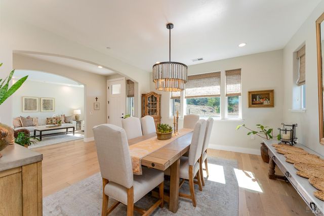 2412 Celestin Ct, Ukiah, CA 95482