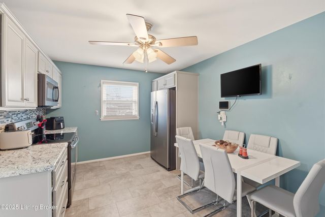 6120 Cooper Chapel Rd, Louisville, KY 40229