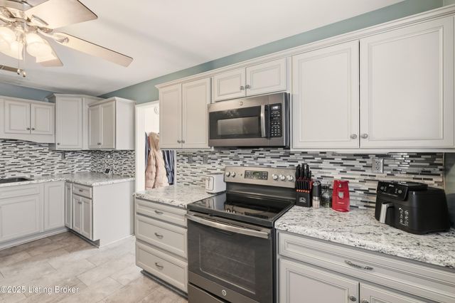 6120 Cooper Chapel Rd, Louisville, KY 40229