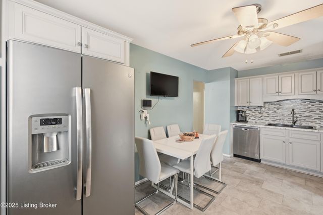 6120 Cooper Chapel Rd, Louisville, KY 40229