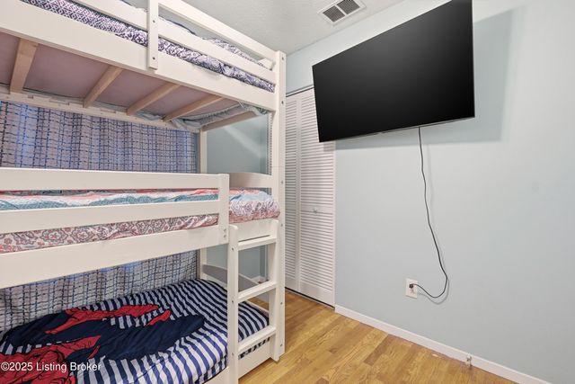 6120 Cooper Chapel Rd, Louisville, KY 40229