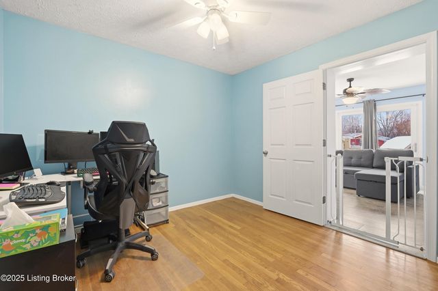 6120 Cooper Chapel Rd, Louisville, KY 40229