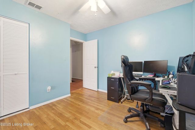 6120 Cooper Chapel Rd, Louisville, KY 40229