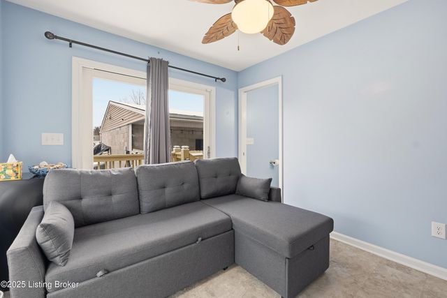 6120 Cooper Chapel Rd, Louisville, KY 40229