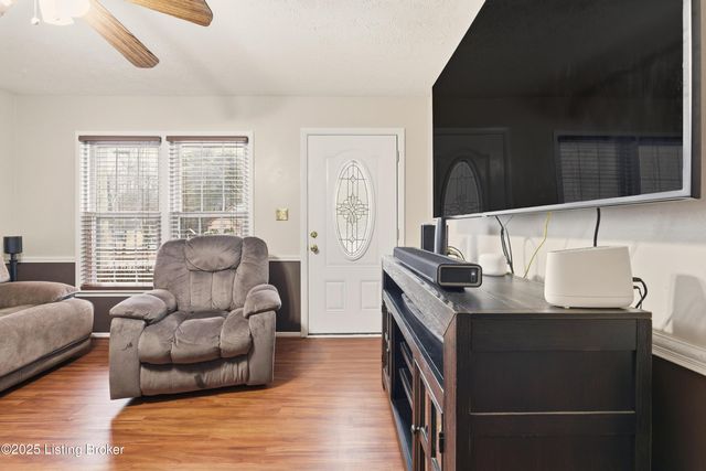 6120 Cooper Chapel Rd, Louisville, KY 40229