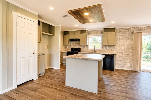 36509 Old Mills Road, Tecumseh, OK 74873