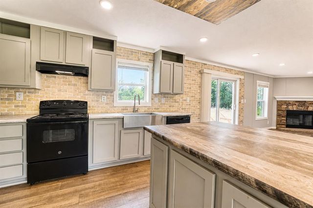 36509 Old Mills Road, Tecumseh, OK 74873