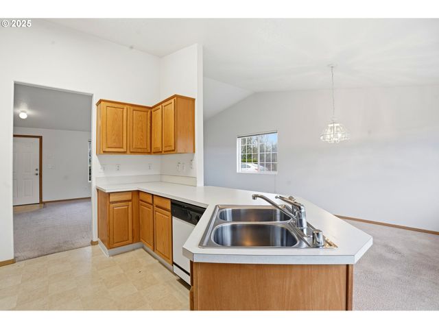 511 Se CLARK Ave, Battle Ground, WA 98604