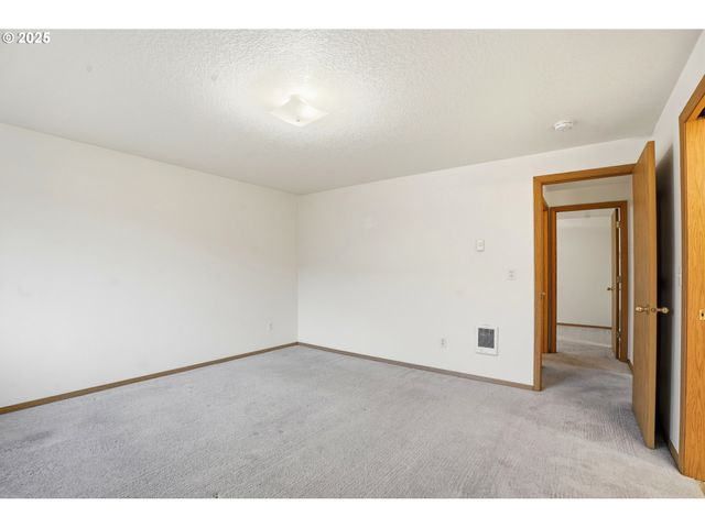 511 Se CLARK Ave, Battle Ground, WA 98604