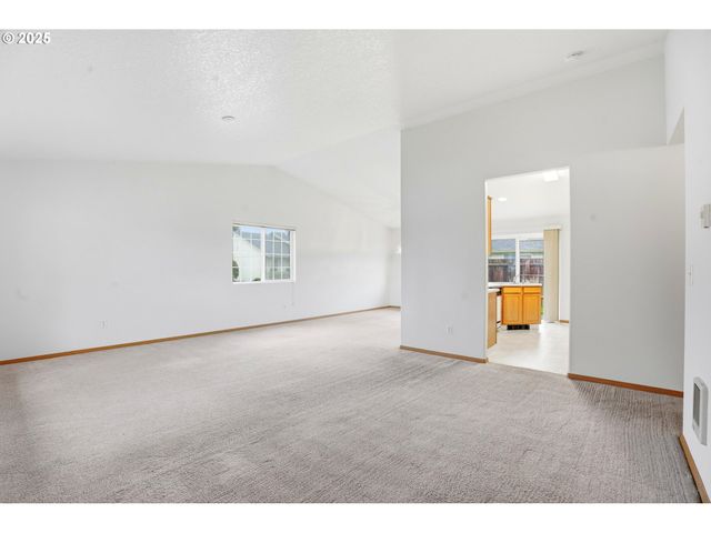 511 Se CLARK Ave, Battle Ground, WA 98604