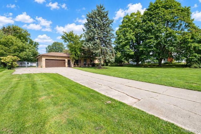 7230 Miller Road, Swartz Creek, MI 48473