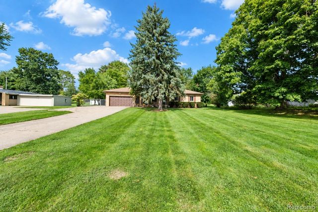 7230 Miller Road, Swartz Creek, MI 48473