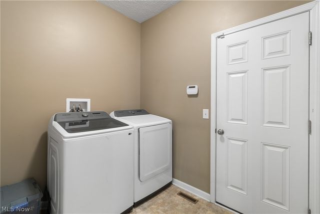 10453 Dogwood Drive, Aurora, OH 44202