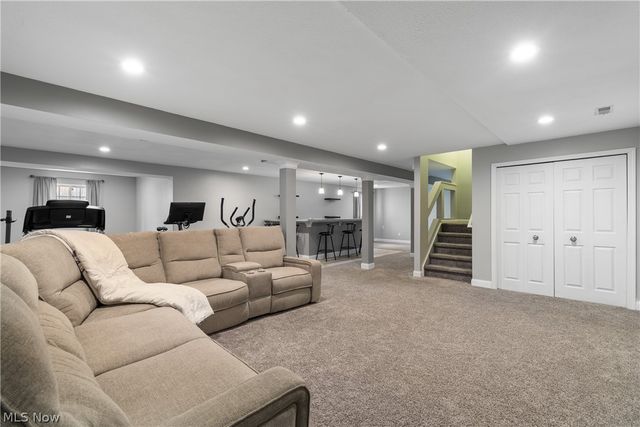 10453 Dogwood Drive, Aurora, OH 44202