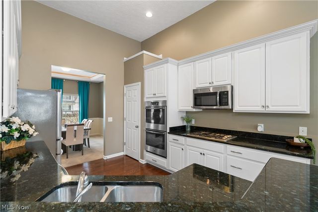 10453 Dogwood Drive, Aurora, OH 44202