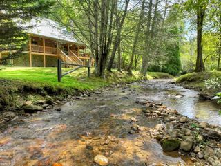 656 Newberry Drive, Ellijay, GA 30536