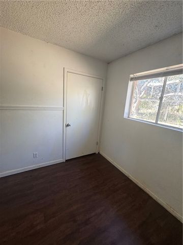 904 W Walton St, Beeville, TX 78102