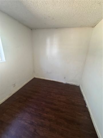 904 W Walton St, Beeville, TX 78102