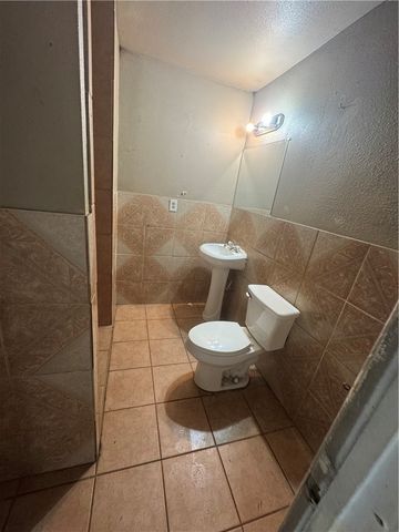 904 W Walton St, Beeville, TX 78102