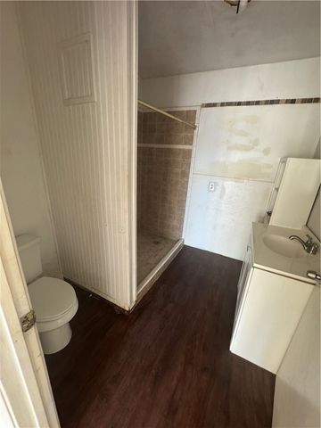 904 W Walton St, Beeville, TX 78102