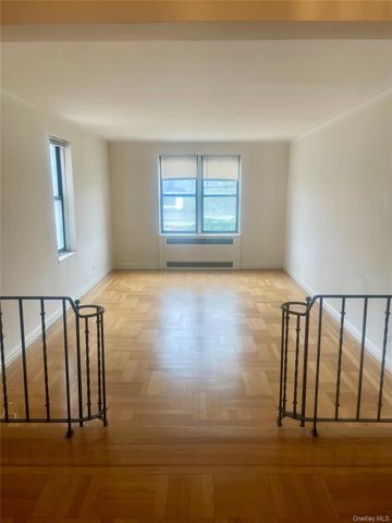 210 Martine Avenue 5D, White Plains, NY 10601