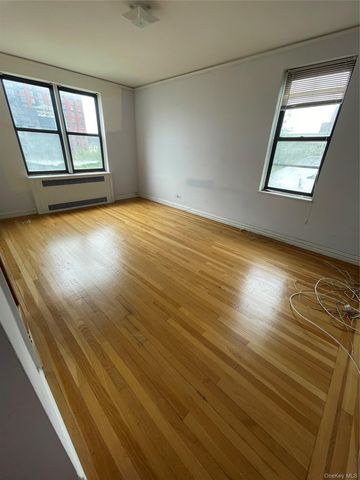 210 Martine Avenue 5D, White Plains, NY 10601