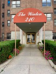 210 Martine Avenue 5D, White Plains, NY 10601